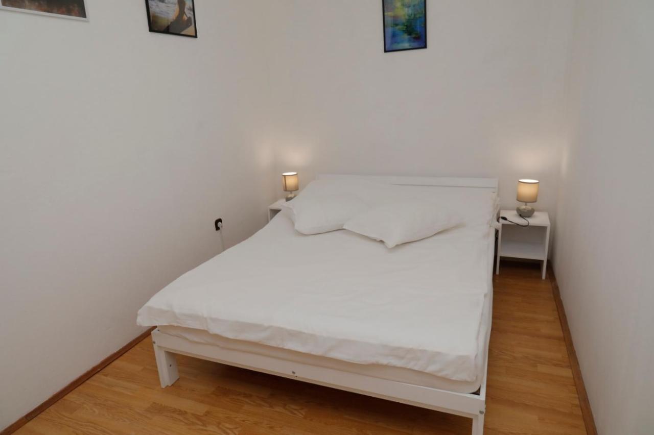 Maple Place Apartment *